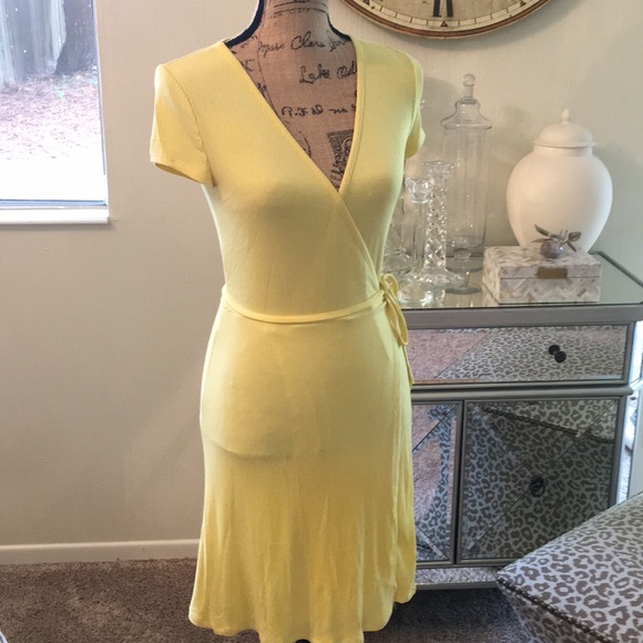 NEW Wrap Dres - Picture 2 of 8